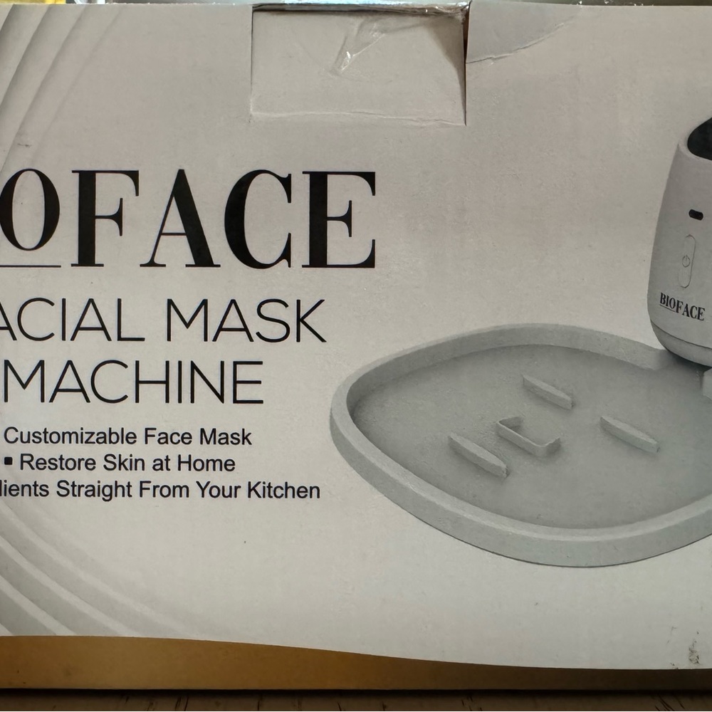 White Facial Mask Machine